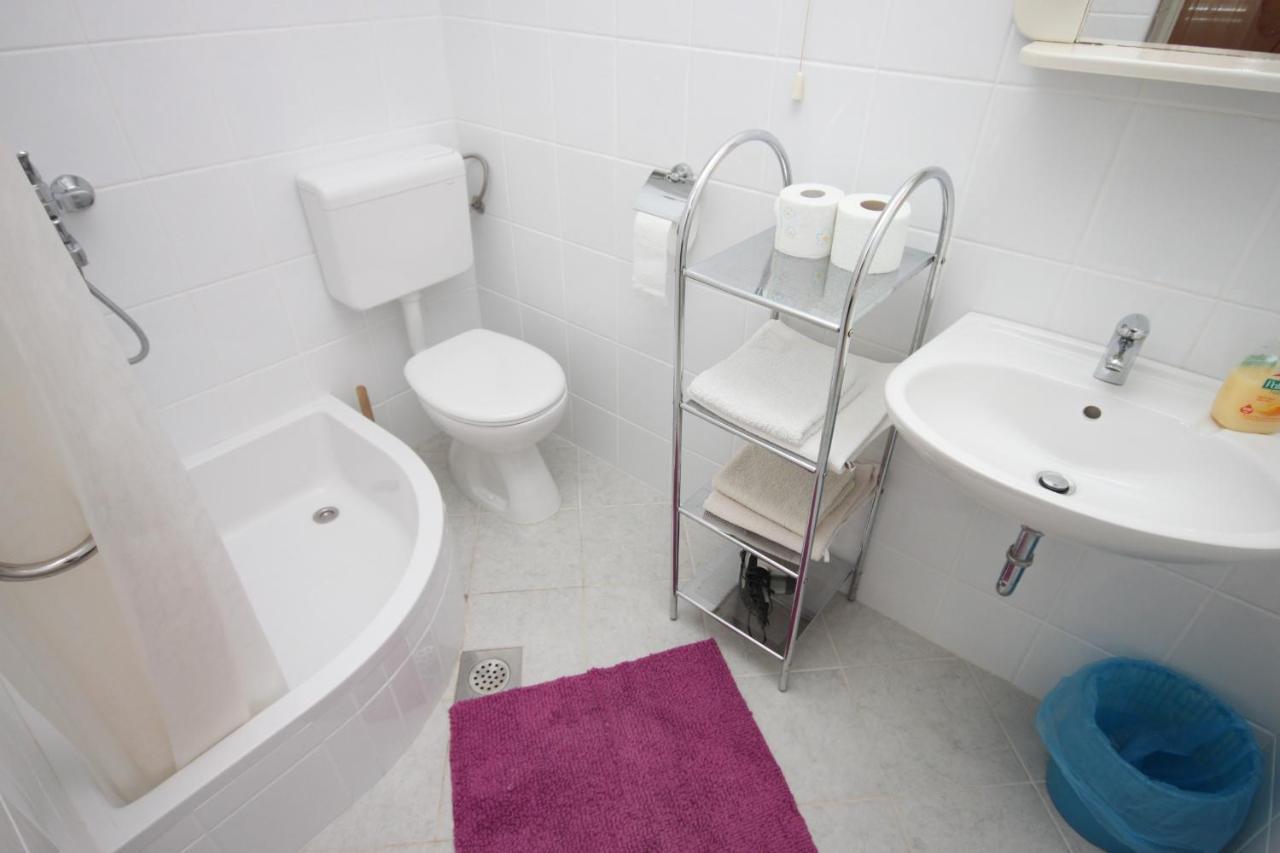 Apartments By The Sea Podgora, Makarska - 6787 Екстериор снимка