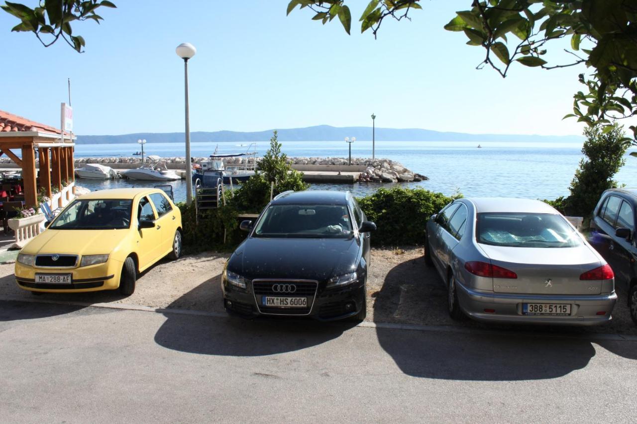 Apartments By The Sea Podgora, Makarska - 6787 Екстериор снимка